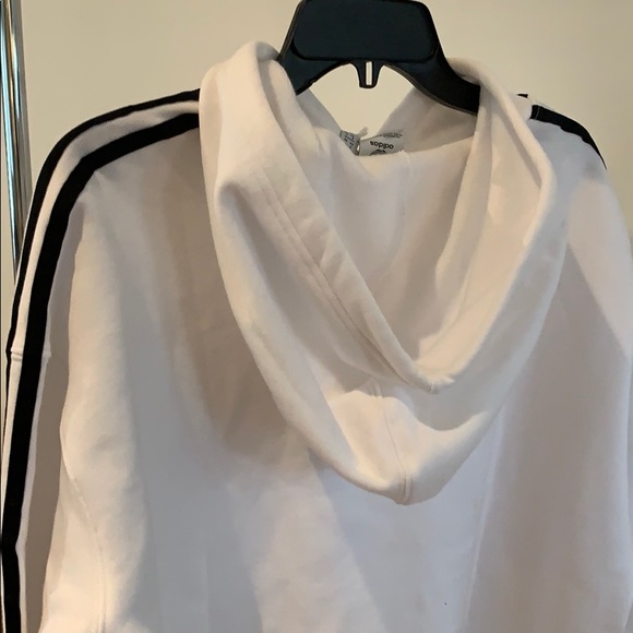 Cropped adidas hoodie - Picture 4 of 4